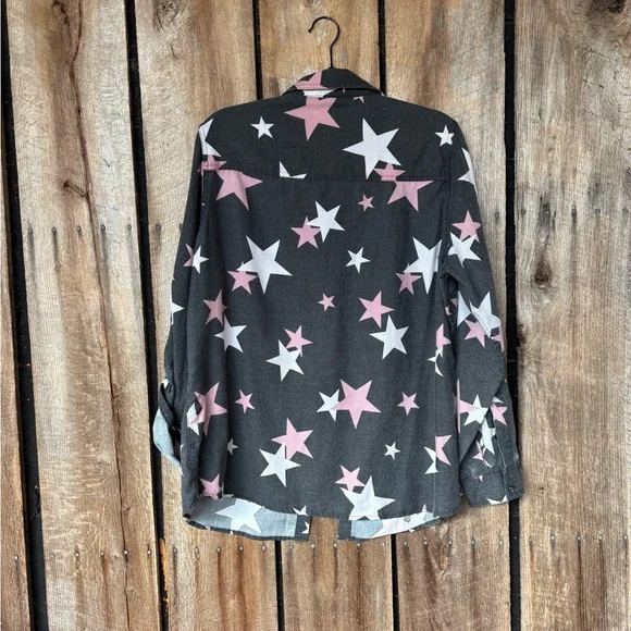 Torrid Star Print Button‎ Down Shirt Size 1 | Pink & White Stars | Plus Size - Picture 2 of 5